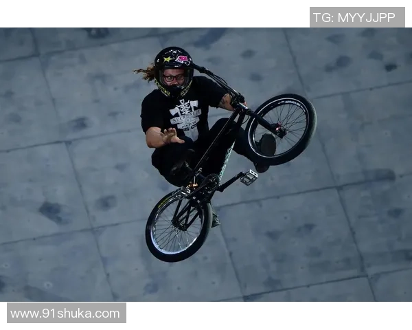 武汉攀岩队在极限运动会中以69分稳居积分榜首位